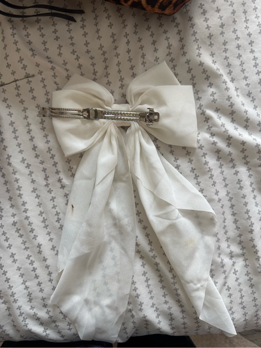 White Sheer Bow Hair Clip - Picture 2 of 2